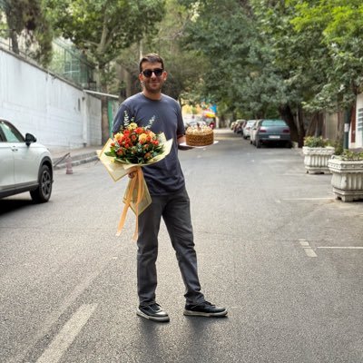 I am the only one who is the hero of my life. یه دانشجو طب که قراره دست به سوند شه