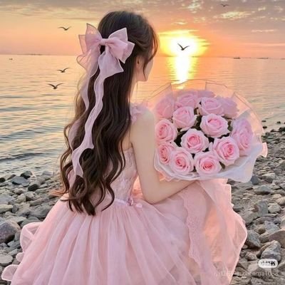 دَعَ آلَامِــوُرَ تَجَـري في آعنتِهآ ولَآ تُُبـيّتُنٌ لَيّلَة آلَا خآلي آلَبّـآلَ مَـآبين طٌـرفة عَينٌ وآنتبـهآتُهآ يُغـيّرَ آلَله مِـن حَآلَآ اليّ حآلَ❤