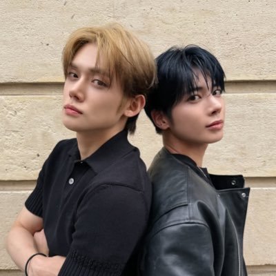life goes on • #1 luvr of taejun • tiktok: dekaxjin • 🇸🇴🧕🏽 24, she/her