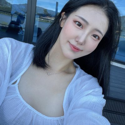 cuti_carly's profile picture. Creating my own path to success 🌸✨