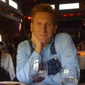 Roryfeek33's profile picture. 