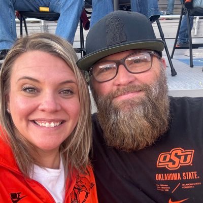 wife 👰🏼 school counselor ✏️furmom 🐱🐱OSU alumni #okstate 🍊 💥#gopokes “Always have faith in God, Yourself and the Cowboys.” -Eddie Sutton #thunderup 🧡💙