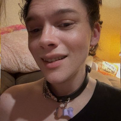 Poet•pan/les witch/fae•gayer every day•@KarmaClover🖤 •Activist•Poet•Literal Fucking Goddess🧚🏻•A very good pup🐶•Semi-Functional System