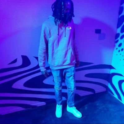 #Leo
Inhale that good shit and exhale the bullshit. Jah Bless.