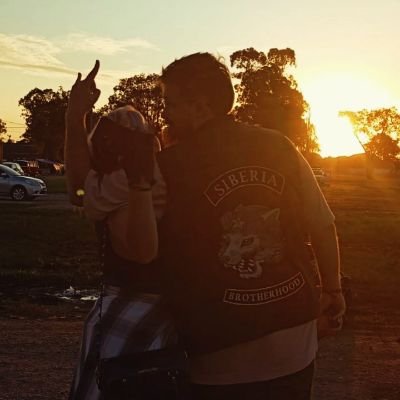 25. Sibéria Brotherhood. Assisto luta de mentira desde 2009. Gastador de tempo profissional. Viúva do Naruto clássico. Sofro pelo Inter em ocasiões variadas.