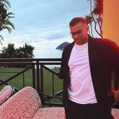 quellofamoso's profile picture. Sognatore con i piedi per terra 🚀 | Voglio cambiare la mia vita con un’idea folle | In missione per ottenere 5 milioni da @elonmusk 💸 | #NeverGiveUp