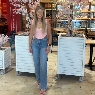 _sophiethomas_x's profile picture. -Insta soph_thomas_x