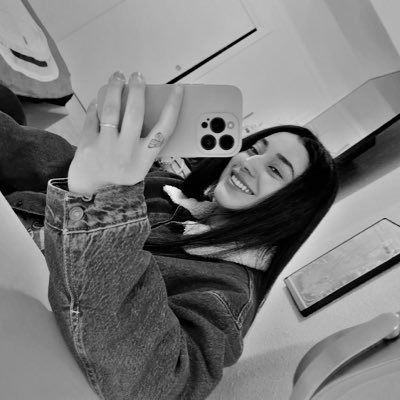 dvyzxx's profile picture. 🏁🌻