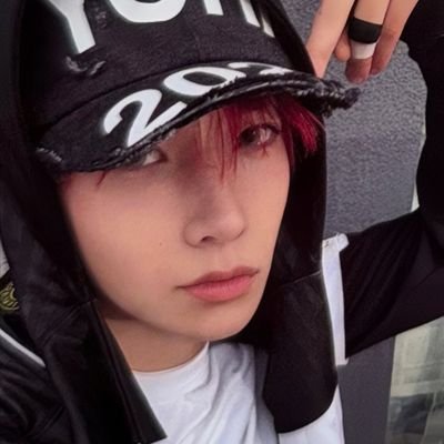 piwhoonhee's profile picture. acc ambis n fangirling y mootss