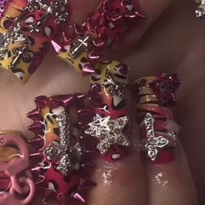 getwetwithk's profile picture. solo content creator 🌸 | 20 | i don’t trade or collab | dm for my menu 💋🌸