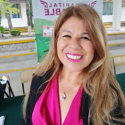 No creo en promesas, por eso no soy princesa sino Gitana Insurrecta 💋
Honor a mi apellido y amor a la libertad.
Escribo historias de imperfectas como yo 💜💚