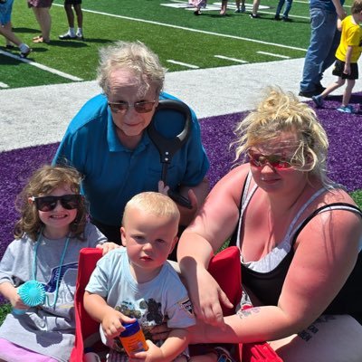 Hi I’m mommy of beautiful children I have a 5 year old daughter and a 1 year old son