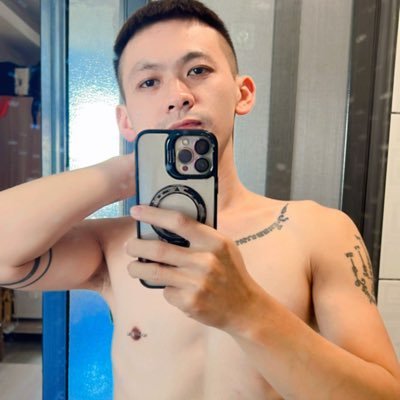 WGayspa's profile picture. 台中區你的專屬按摩師 ，白襪控，胸甲控，活動表演也歡迎找我喔，舊帳被盜開新帳歡迎加我。文章內含18🈲內容未滿18歲請勿瀏覽。女生不要來 弟弟會害怕（單月粉絲拉上千人 聯名影片上映）#gayspa#bodytobody#spa#mensmassagestudio#