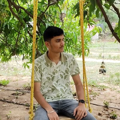 IT Engineering Student | Tech Enthusiast | Building projects & breaking bug| 2nd Year IT | Connect on LinkedIn: https://t.co/POR0jwCc5h
