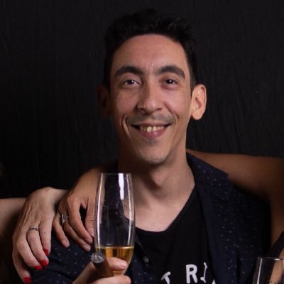Operador técnico de video, Vj, DJ, Nerd, devenido en productor técnico :) Orgulloso propietario de 85 Producciones Ig: bastianmoore6