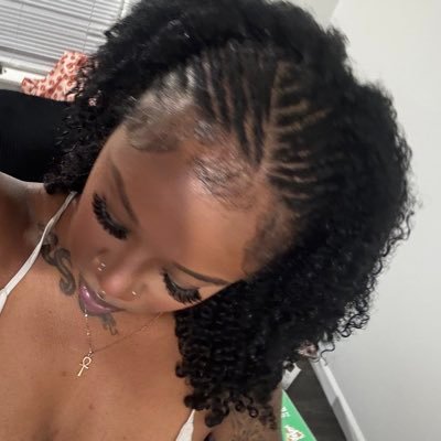 zhoeeeee15's profile picture. gimme kiss