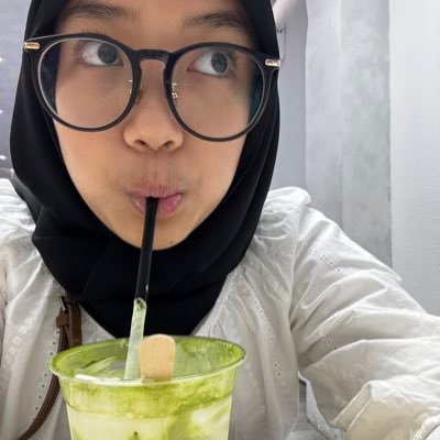 perintis matcha cafe & penyuka bonek 24 jam setiap hari