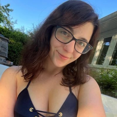 emilyaxy021's profile picture. 🥹