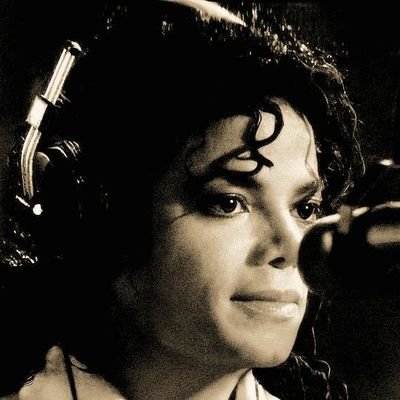Stationhead Moonwalkers channel @dancingthedream 👑
Currently streaming the 'Invincible' album 24/7 🌻🌻Michael Jackson 👑 King of Pop👑Fan account