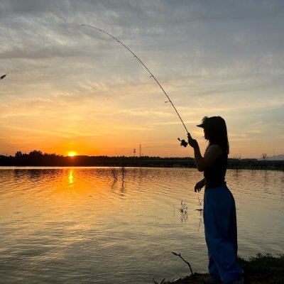 ThembanThembani's profile picture. さまざまな釣りのテクニックに挑戦するのが好きで、美しい釣果や釣りのストーリーをシェアするのも楽しんでいます。
ここでは、私の釣りの冒険を記録しながら、皆さんとその楽しさや情熱を分かち合えたら嬉しいです！🌅💪