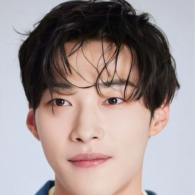 restarini57677's profile picture. k actor enthu
kdrama enthu
bias nya banyak