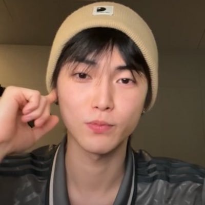 @bts_twt ( #myloveeReview ) 💭 🦮 ✿ neocityboy 🏠 ( @nctwishofficial ) 🤸🏻♂️📁 + rise & realize 🍹 💂🏻 ♥️