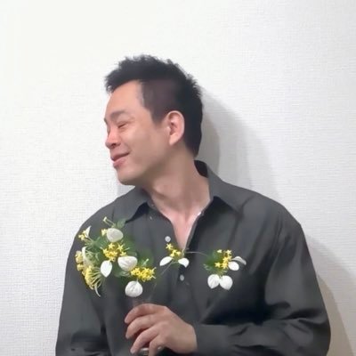 SuzukiKojiro2's profile picture. ボーカリスト 2007年 ジャズボーカルグループ jammin' Zebとしてデビュー 音楽好き アート好き 料理好き 植物好き 鳥好き 筋トレ好き