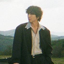 Mainly a Jung Yong Hwa (정용화) fan account. Good timeline CNBLUE fan.
🎊 Check out Yonghwa's new solo album 'One Last Day' 💫 2025.07.03 6PM (KST). 🎊