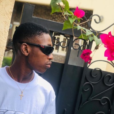 Ebubedikeh0's profile picture. A heart that stays by choice is worth more than one kept by force.🖤                             G♡︎D ✞