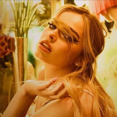 lyaddisonraes's profile picture. 