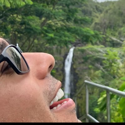 DrWhetFarrtz's profile picture. Annoying Dad 🎃 | Grumpy Husband 💑 | Hugger 👻 | Avid Reader 📚 | Dirty Martini Enthusiast 🍸