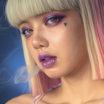 minamici196225d's profile picture. アイシャドウ お肌、鼻の筋の光沢