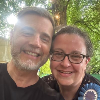 HelenaM1979's profile picture. Mummy 👪 Loving my fella since I was 19 💑 Crawley-ite but Londoner at heart 💓  Take That fan since 92 🎼🎹