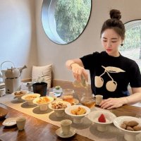 Qian Lily (@carlottaje26038) 's Twitter Profile