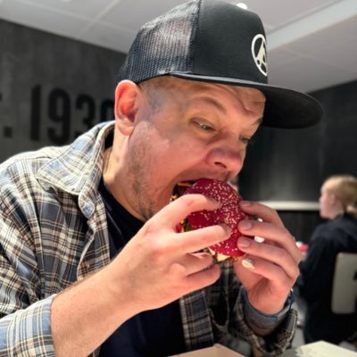 EvIlyushin's profile picture. ОНИ/ХЕР . ПромоФеменист / УльтраСексист ; противный человек