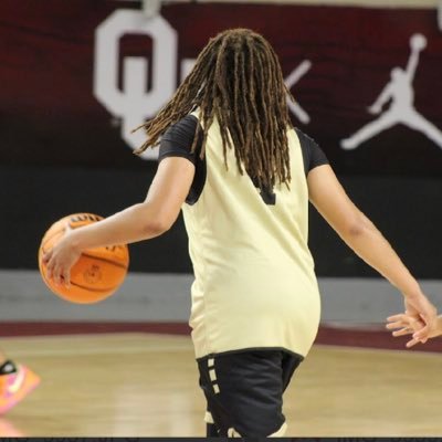 shehoopsp's profile picture. 5’3 PG/SG 2026 Krush Queen AAU #8 📚GPA 3.5 Midwest City High School #medschool#FutureOrthopedicPA 👩‍🎓 With God I Will...new account
