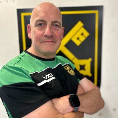 Welsh, rugby mad husband of Louise. Proud dad of Griff, Daisy & Silas. Head Coach @stpetersyouth3 WRU Referee. Lecturer at @cavc - views are own