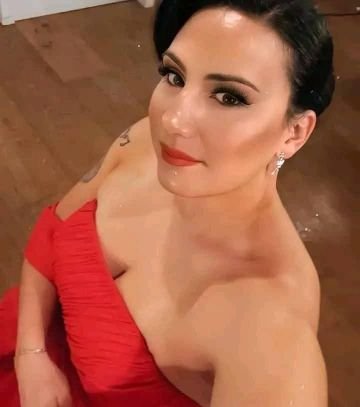 the life of a soldier🪖 is not easy,so I wana feel loved,and I wana fall in love with a man that will love and understand me🌹❤️💋
