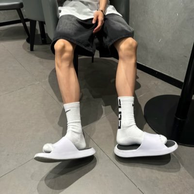 Oceanx1s's profile picture. 25 175 60 只找生活化无脑gooner  不颜控 好用就行  26岁以内有地方可约