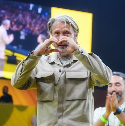 Metinee's the Kid 💜🦄🌻✨️
Ming-Na Wen's Mingaling 🐼🦊💫✈️ 🤍
Mads Mikkelsen's fannibal 👨🏻🦳😸🌱🍴