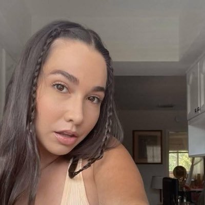 Belabloodworth7's profile picture. 