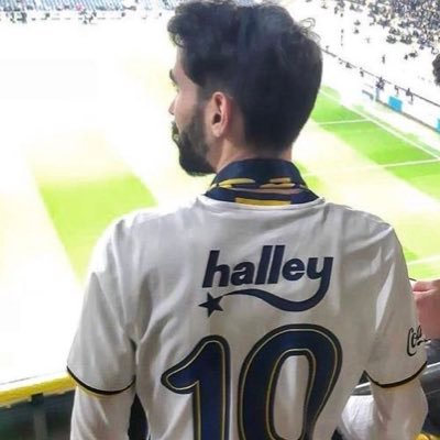 LePetitPrince93's profile picture. Büşra 🖤Sakarya University '12 🎓 Sarıyerli