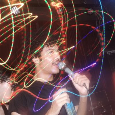 a gente eh uma banda de screamo carioca