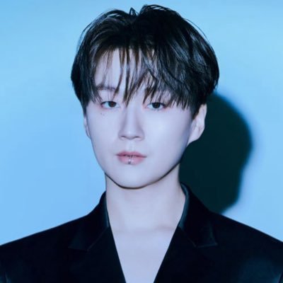 조민규 포레스텔라 🌳⭐️ / 사담많음 / 자주 고양이 / 글 자주 지우는 소심러 / 파워소비러‼️ / 비계팔로는 블언블