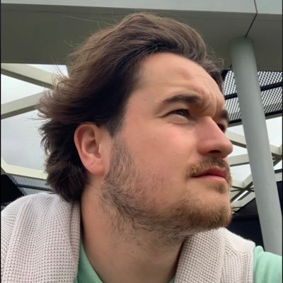 Étudiant en journalisme. Correspondant sportif pour @LeTelegramme. Tombé amoureux d’Émile Smith Rowe, un soir de septembre 2018.