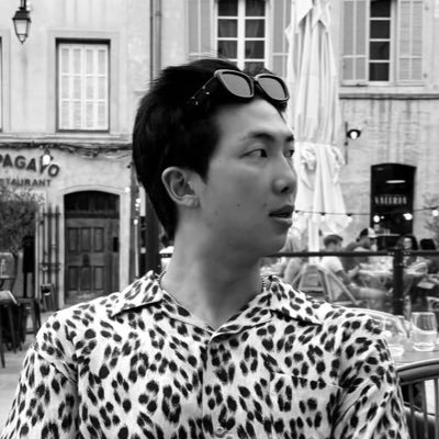 너의 수고와 눈물을 나는 안다. 누가 몰라주고 다 알 수 없는 거라 해도 나는 진짜로 알고있다. 수고했다 그리고 사랑한다. 그냥 많이. 모든 방황이 사춘기처럼 널 지나쳐 가기를 / fan account / love you more than love / #나의계절_남준