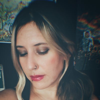 AbsyntheMind's profile picture. Adult goth kid. 🥀 Cat mom. 🐾