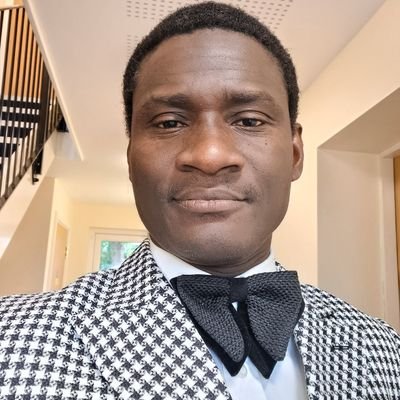 Jesus my love|Hubby to @Redlips2011|Proud Dad|Author|Pastor|Recording-Artist|Life Coach|Speaker|Administrator|Convener @praisealtar