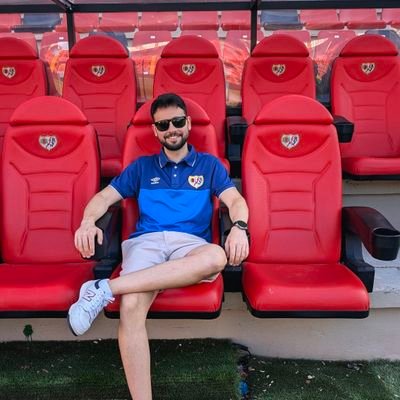 El éxito no está en vencer siempre sino en no rendirse nunca.
ADRV ⚡