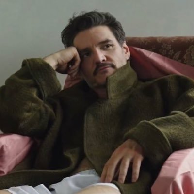 swiftdalorian's profile picture. long story short, i survived ✨